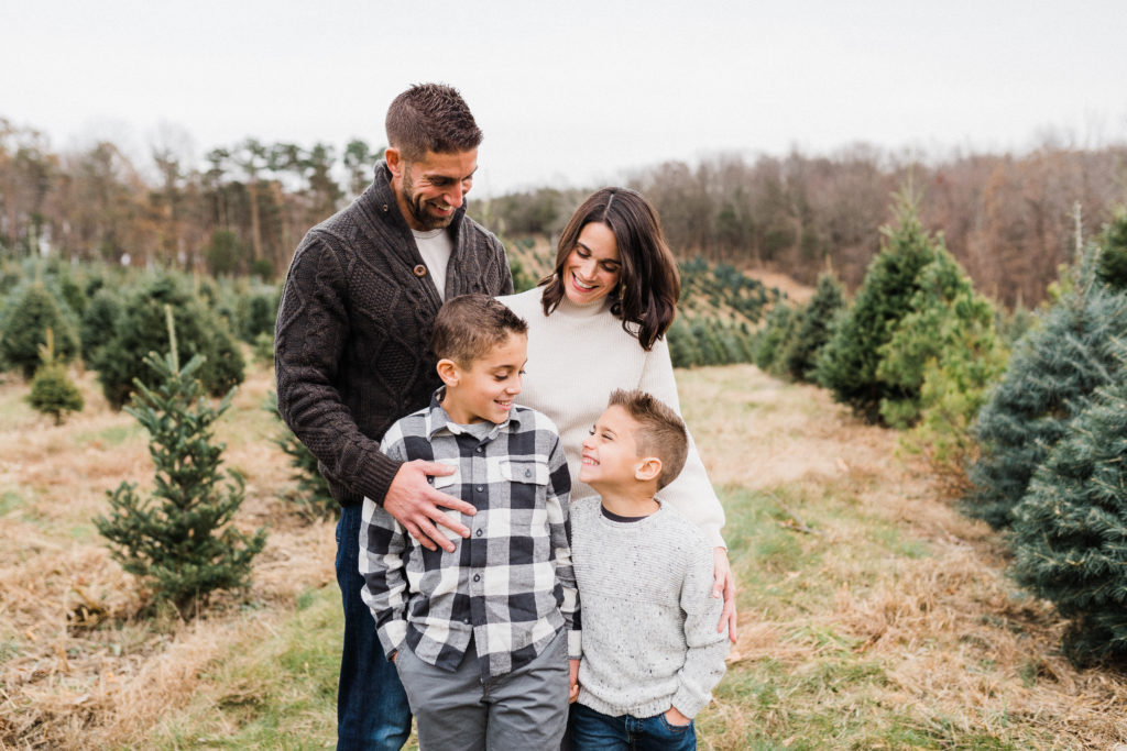 Using Style and select to pick wardrobe for fall and christmas photos by renee ash photography sussex county new jersey family photographer. 