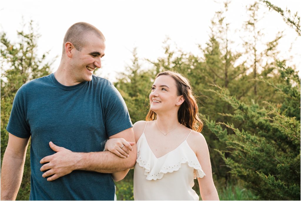 Northern  NJ engagement photographer. hiking in New Jersey. Outdoorsy couples photo session. by Renee Ash Photography