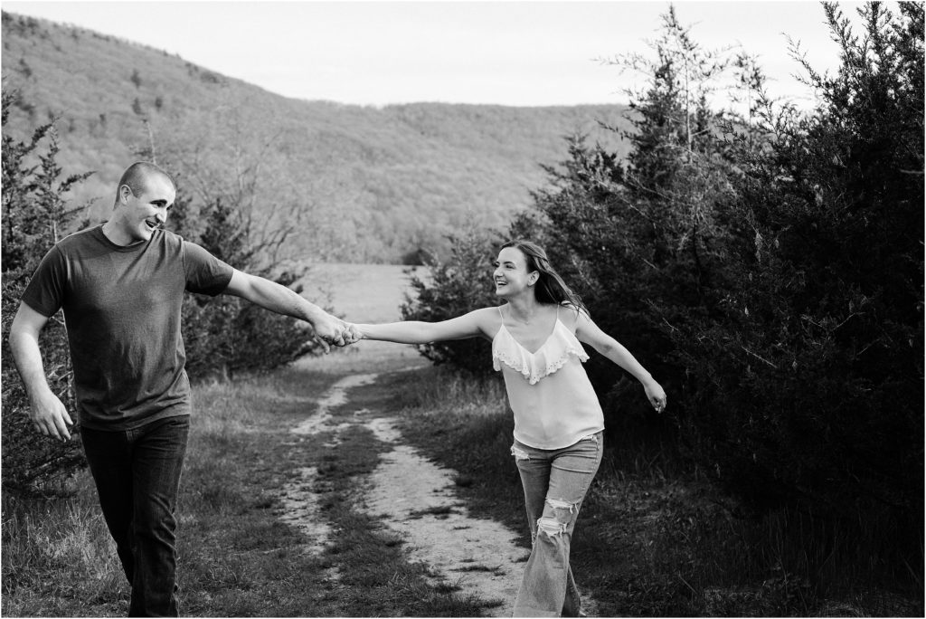 Vernon NJ engagement photographer. hiking in New Jersey. adventurous couples photo session. by Renee Ash Photography