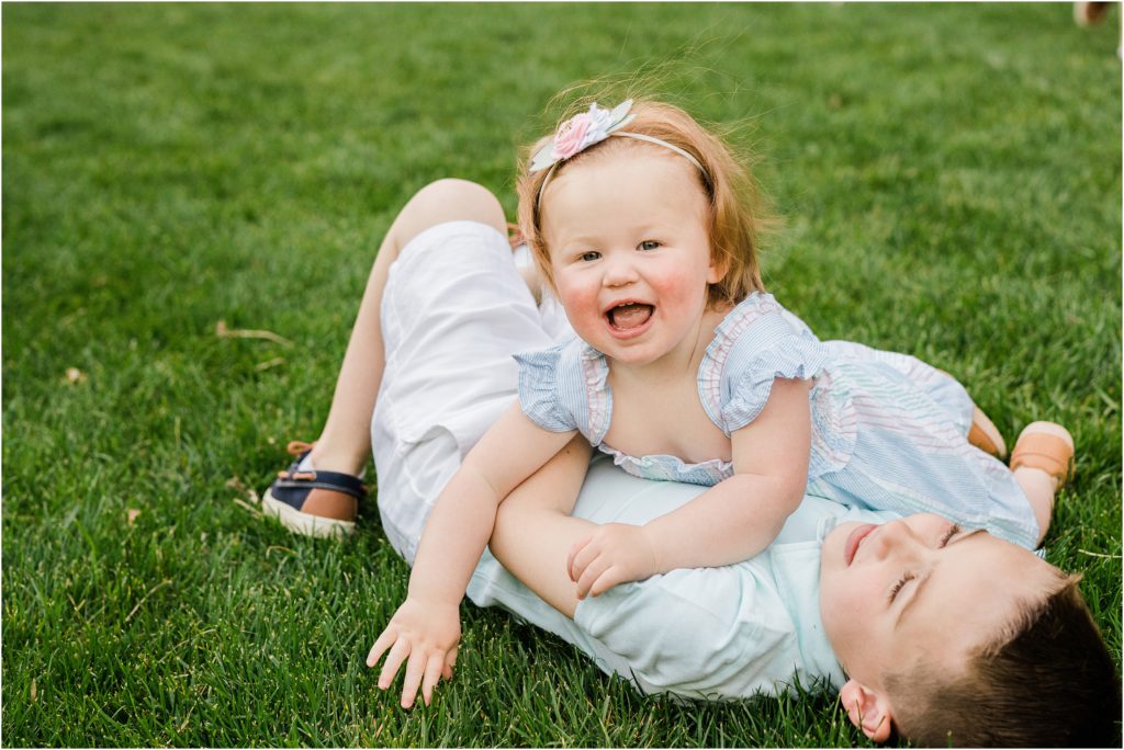bright and fun family photographer in Sussex County New Jersey. Renee Ash Photography 