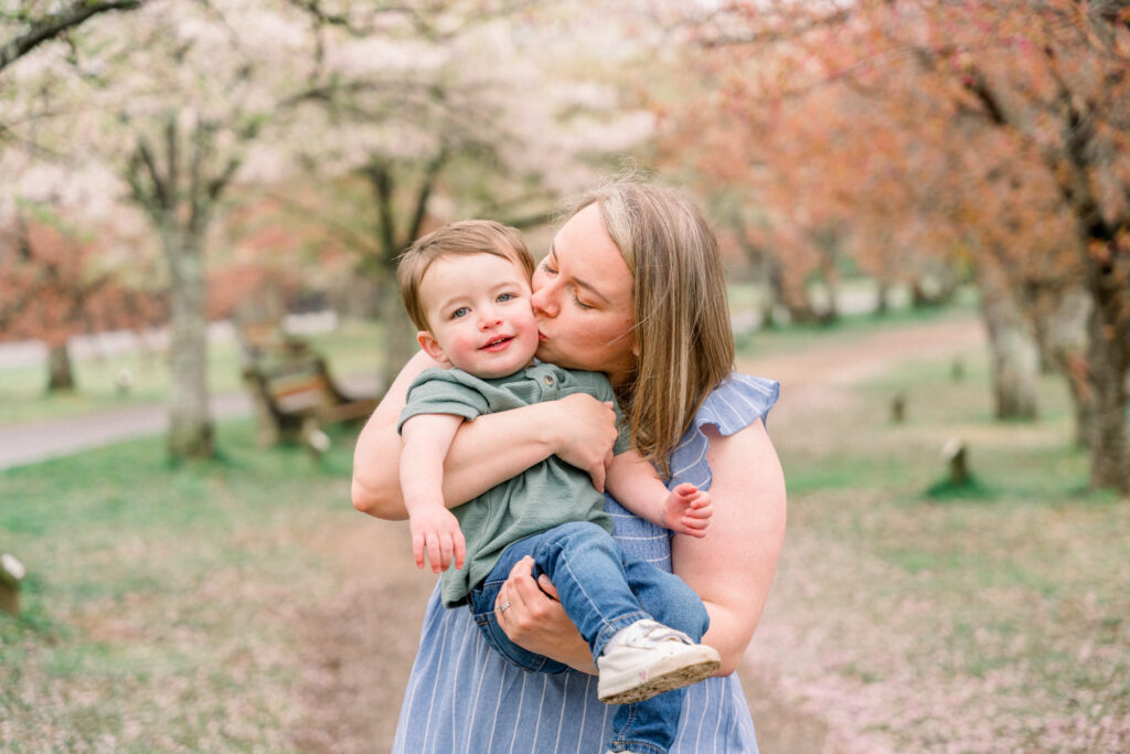 NJ Spring Family Pictures at Horseshoe Lake Park - Renee Ash Photography 