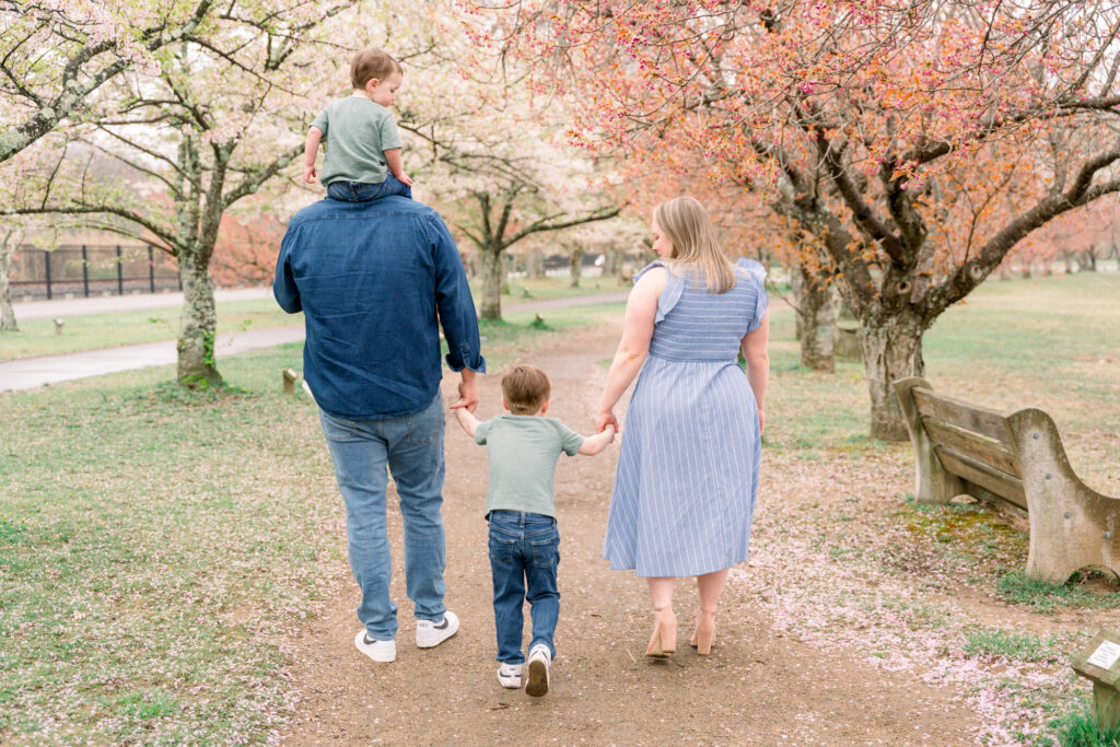 NJ Spring Family Pictures at Horseshoe Lake Park - Renee Ash Photography 