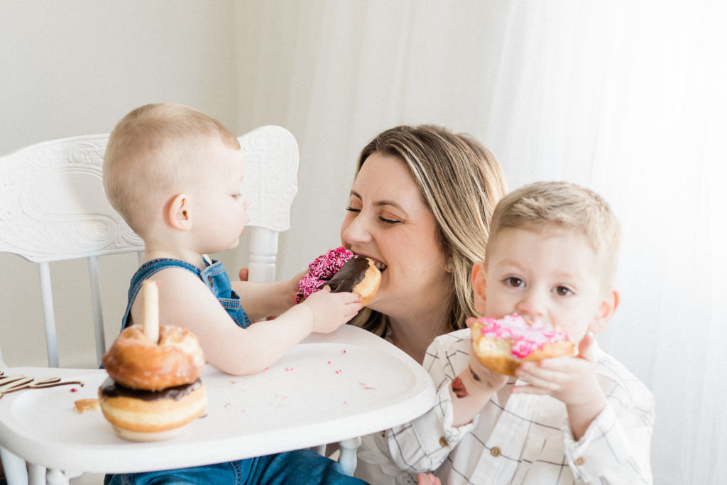 Sussex County New Jersey photographer. Sparrta NJ first birthday photographer. Simple timeless white first birthday pictures  Renee Ash Photography