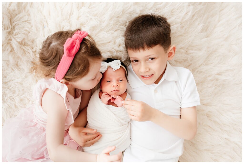 sibling and baby newborn photos Newton NJ newborn photographer with Renee Ash Photography 