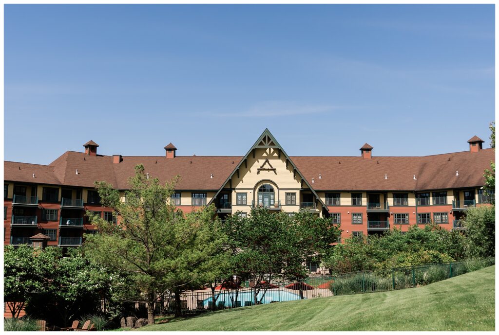 Red Tail Lodge Wedding at Mountain Creek in Vernon NJ Ski resort mountain top wedding ceremony