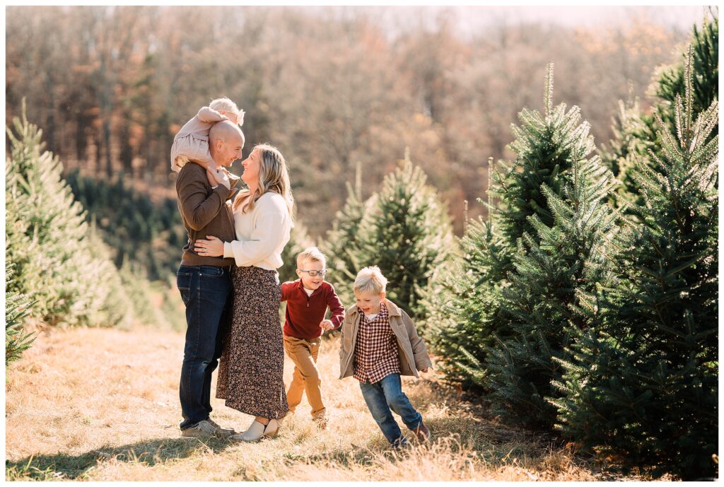 2025 Christmas Tree Farm Mini Sessions at Emmerich Tree Farm Warwick NY 