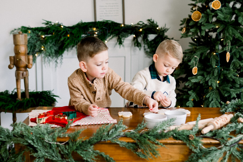 Christmas Mini session ideas Cookie Baking with the family at home or in the Renee Ash Photography photo studio in Lafayette NJ